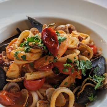 Massimo Restaurant - Spaghettoni ai frutti di mare - Italian Near Me - Providence, Rhode Island Massimo Restaurant - Spaghettoni ai frutti di mare - Italian Near Me - Providence, Rhode Island