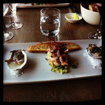Bistro B - Oysters and shrimp appetizer - French Near Me - Quebec City, Quebec