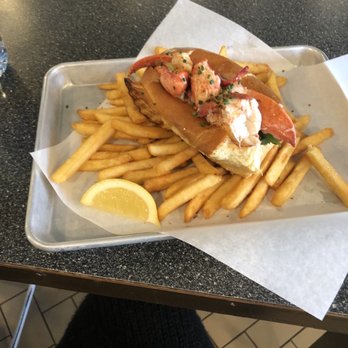 MARKET Seafood Eatery - Lobster roll - Seafood Near Me - Edmonds, Washington MARKET Seafood Eatery - Lobster roll - Seafood Near Me - Edmonds, Washington