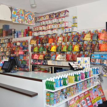 zin el afrah - onze winkleruimte waar wij onze klanten met klantenliefde helpen. - Party Supplies Near Me - Rotterdam, ZH