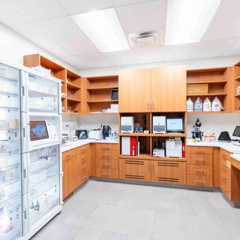 Veterinary Emergency Group - Emergency Pet Hospital Near Me - Madison, Wisconsin