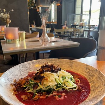 Wilma Wunder - Zoodles - zucchini noodles with red beet sauce - very good! - German Near Me - Dresden, SN