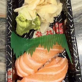 SushiStop Pasadena - (b012) Salmon Sushi - Sushi Bars Near Me - Pasadena, California