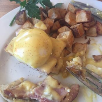 The Kettle - Eggs Benedict with breakfast potatoes - Diners Near Me - Manhattan Beach, California