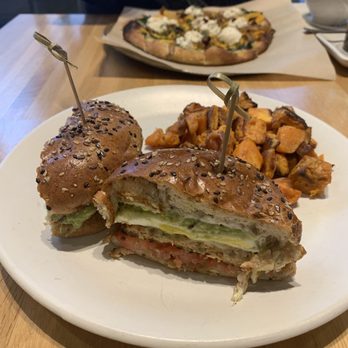 True Food Kitchen - Egg & Chicken Sausage Sandwich along with Side Sweet Potato Hash - New American Near Me - Chicago, Illinois True Food Kitchen - Egg & Chicken Sausage Sandwich along with Side Sweet Potato Hash - New American Near Me - Chicago, Illinois