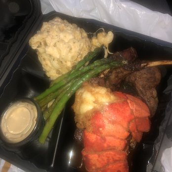 Papi Cuisine - Fried lobster, jerk lamb chops with asparagus and Mac and cheese - Cocktail Bars Near Me - Baltimore, Maryland Papi Cuisine - Fried lobster, jerk lamb chops with asparagus and Mac and cheese - Cocktail Bars Near Me - Baltimore, Maryland