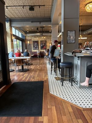 Luna & The Bear - Kitchen & Libation House by null