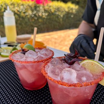 Los Compas Bar - Bartenders Near Me