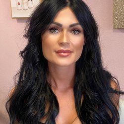 Jessie Guida - Makeup and glowing skin care