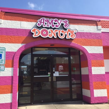 Amy's Donuts - the adorable front of the shop - Donuts Near Me - Columbus, Ohio
