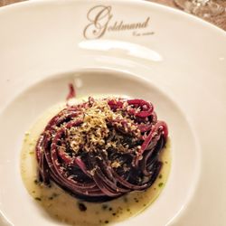 Restaurant Goldmund - Spaghettoni - Traubensaft / Colatura di Provola / Eigelb-Bottarga (29 €)