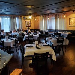 Bernardo's 5 - Dining room