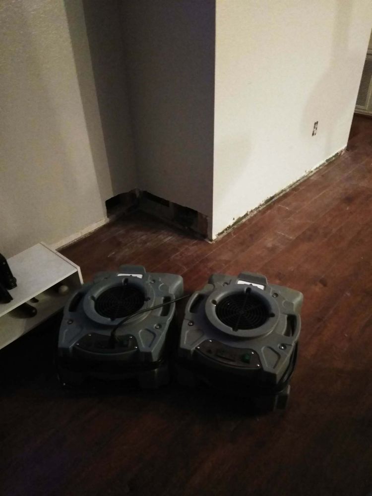 Slide of 24-7 Resoration