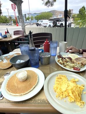 Breakfast Buzz by null