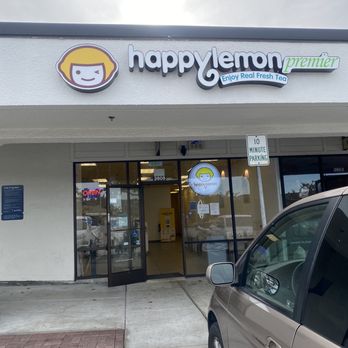 Happy Lemon - Entrance. Lotsa parking in lot... - Bubble Tea Near Me - Castro Valley, California