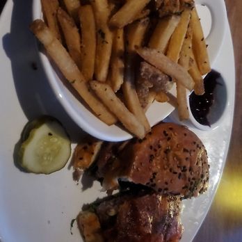 Yard House - Vegetarian Near Me - Gaithersburg, Maryland Yard House - Vegetarian Near Me - Gaithersburg, Maryland