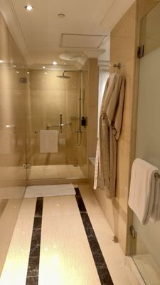 Raffles Makati by null