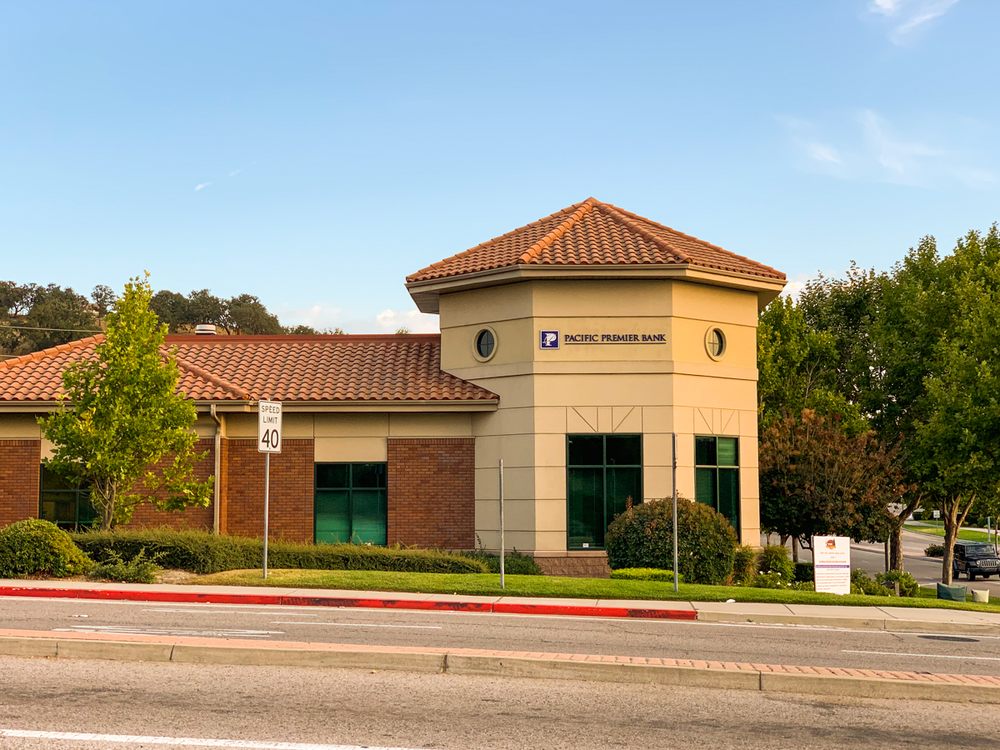 PACIFIC PREMIER BANK 35 Photos Banks & Credit Unions 400 S River