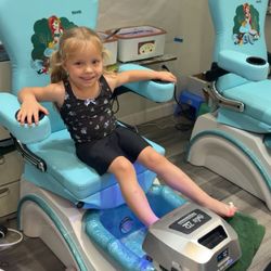 West Belleville Nail Spa
