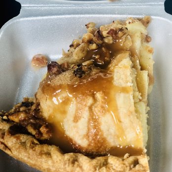 Country Junction Restaurant - Apple pie - American Near Me - Smicksburg, Pennsylvania