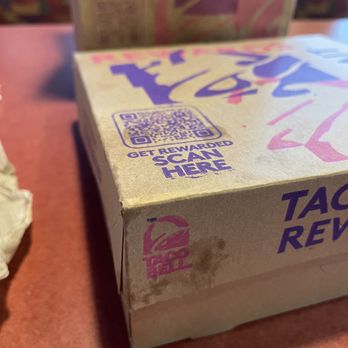 Taco Bell - Filthy packaging, pathetic staff could care less about anything! - Fast Food Near Me - Jacksonville, Alabama