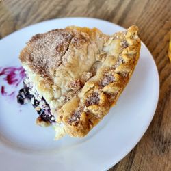 Bunker Seafood and Spirits - Best blueberry pie we had!