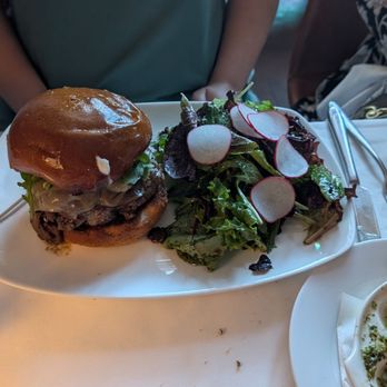 Épernay Bistro - The burger - French Near Me - Los Gatos, California Épernay Bistro - The burger - French Near Me - Los Gatos, California