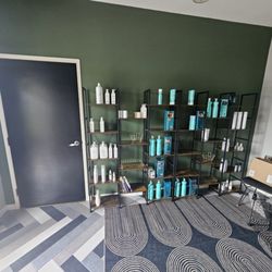 Salon West - Retail available