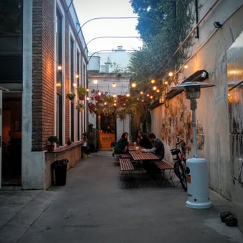 Benaim - El patio con calefacción para el invierno - Beer Bar Near Me - Buenos Aires, C