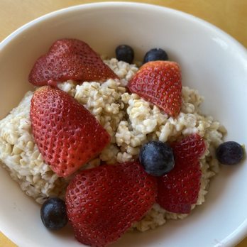 Panera Bread - Oatmeal with strawberries and blueberries - Sandwiches Near Me - Port Jefferson Station, New York Panera Bread - Oatmeal with strawberries and blueberries - Sandwiches Near Me - Port Jefferson Station, New York