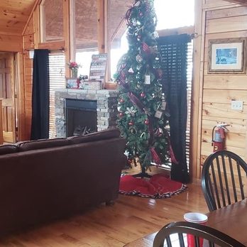American Patriot Getaways - 4 bedroom cabin - Vacation Rentals Near Me - Pigeon Forge, Tennessee