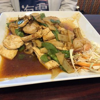 Emon's Thai Cafe - Chicken and Shrimps House Delight! Flavorful - Thai Near Me - Naples, Florida
