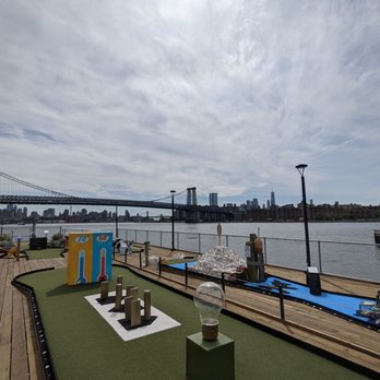 Putting Green - Mini Golf Near Me - Brooklyn, New York