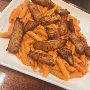 Cabrera's Pizza - Penne Pink Vodka Sauce with sliced fried chicken cutlets - Pizza Near Me - North Chesterfield, Virginia Cabrera's Pizza - Penne Pink Vodka Sauce with sliced fried chicken cutlets - Pizza Near Me - North Chesterfield, Virginia