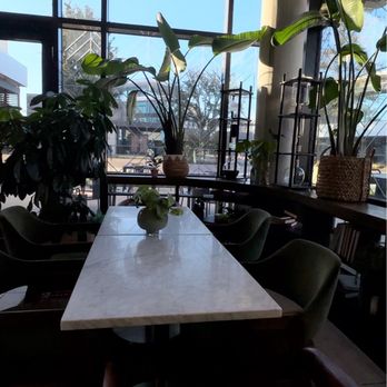 Buzz & Bustle - Sitting area - Coffee & Tea Near Me - Dallas, Texas Buzz & Bustle - Sitting area - Coffee & Tea Near Me - Dallas, Texas