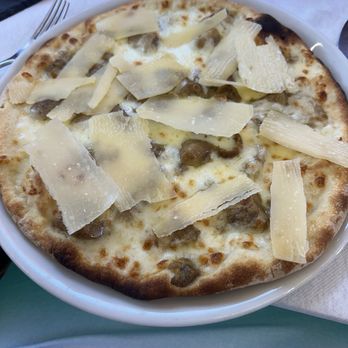 Il Fiammifero Strano - White pizza with mushroom, Parmesan and mozzarella - Bars Near Me - Rome, RM