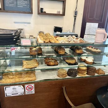 Placer & Delirio - Their on-site baked items that KEEP coming out in variety and deliciousness! - Chocolatiers & Shops Near Me - Mérida, YUC Placer & Delirio - Their on-site baked items that KEEP coming out in variety and deliciousness! - Chocolatiers & Shops Near Me - Mérida, YUC