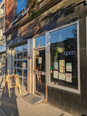 bloomer's Bloor by null