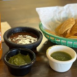 El Portal Taqueria - Chips and so many delicious salsa's.