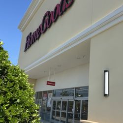 Homegoods - Front of store