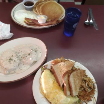 Cheyenne Cafe - omelet, biscuits and gravy (half order), and traditional breakfast - New American Near Me - Joseph, Oregon