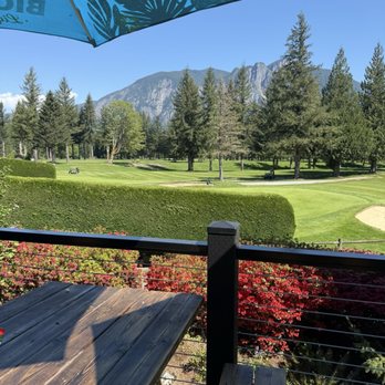 Mount Si Golf Course Restaurant - Lunch with a view - American Near Me - Snoqualmie, Washington