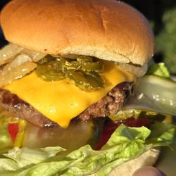 El Cap Restaurant - "World Champ" Cheeseburger