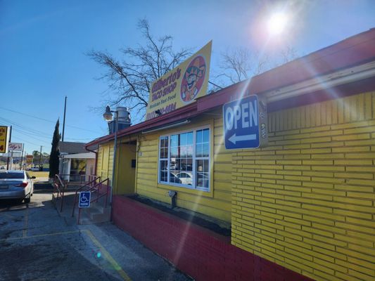 Gilberto's Taco Shop by null