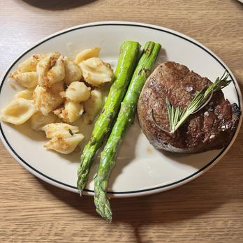 The James - Filet mignon, grilled asparagus, and Mac and cheese - American Near Me - Charleston, South Carolina
