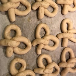Deliciously Alicia’s - Organic Gluten Free Pretzels ready to be baked (no salt)