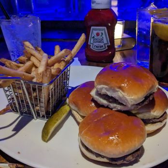 Yard House - Sliders appetizer - New American Near Me - West Nyack, New York