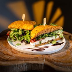 Kiki Kafe - The Mozz Garden