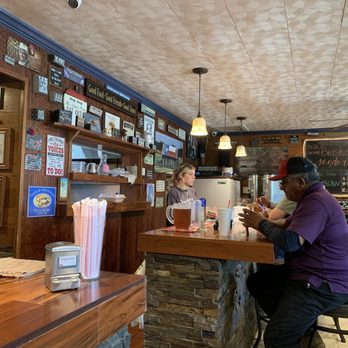 Country Cafe - Inside - Breakfast & Brunch Near Me - Waxahachie, Texas Country Cafe - Inside - Breakfast & Brunch Near Me - Waxahachie, Texas