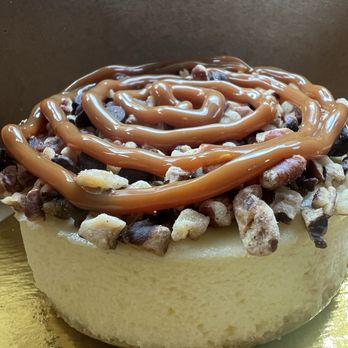 Baklovah Bakery - Turtle cheesecake - Desserts Near Me - San Antonio, Texas Baklovah Bakery - Turtle cheesecake - Desserts Near Me - San Antonio, Texas